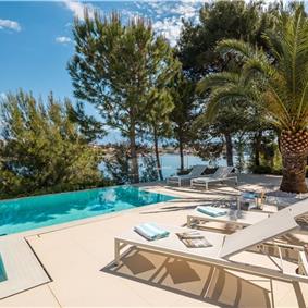 Luxury 6 Bedroom Brac Island Beach Front Villa With Heated Infinity Pool and lift near Sumartin sleeps 12